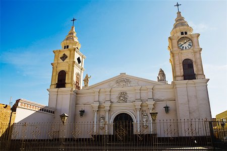 simsearch:625-01750876,k - Façade d'une église, Ica, la région d'Ica, Pérou Photographie de stock - Premium Libres de Droits, Code: 625-01753301