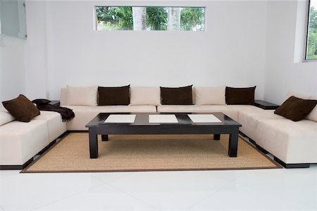 simsearch:625-02926406,k - Interiors of a living room Foto de stock - Sin royalties Premium, Código: 625-02265853