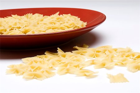 simsearch:625-02266169,k - Bow tie pasta in a bowl Stock Photo - Premium Royalty-Free, Code: 625-02266171