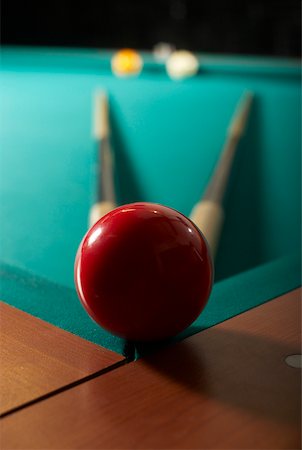 Close-up of snooker balls on a pool table Foto de stock - Royalty Free Premium, Número: 625-02266343