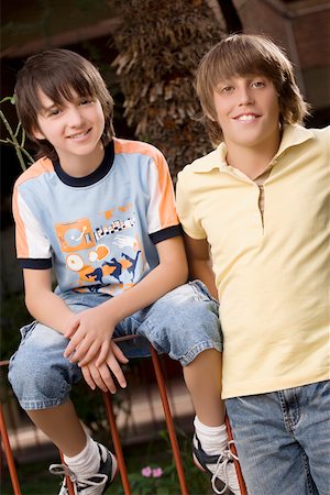 simsearch:625-02930966,k - Portrait of two schoolboys smiling together Stock Photo - Premium Royalty-Free, Code: 625-02266559