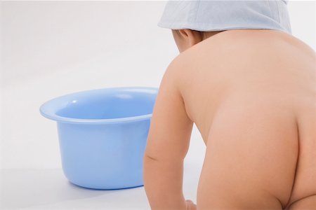 Nahaufnahme der einen kleinen Jungen Crawlen Stockbilder - Premium RF Lizenzfrei, Bildnummer: 625-02267469