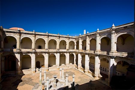 simsearch:625-02268046,k - Arcades of an art museum, Santo Domingo, Oaxaca, Oaxaca State, Mexico Foto de stock - Royalty Free Premium, Número: 625-02267994