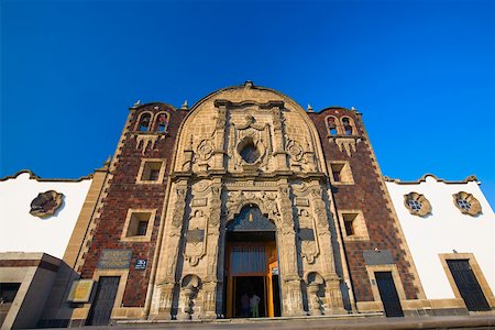 simsearch:625-02933733,k - Vue d'angle faible d'une église, la Vierge de Guadalupe, Mexico city, Mexique Photographie de stock - Premium Libres de Droits, Code: 625-02268085