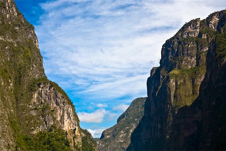 simsearch:625-02268112,k - Low angle view of rock formations Sumidero Canyon, Chiapas, Mexico Foto de stock - Royalty Free Premium, Número: 625-02268098