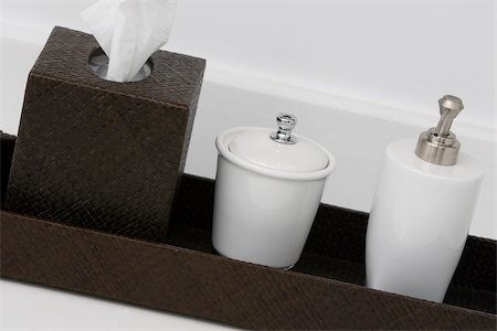 Nahaufnahme Toilettenartikel im Badezimmer Stockbilder - Premium RF Lizenzfrei, Bildnummer: 625-02926400