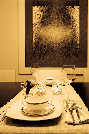 elegant dinner setting - Place setting on a dining table Stock Photo - Premium Royalty-Free, Code: 625-02926420