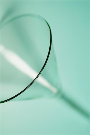 Close-up of a glass funnel Foto de stock - Sin royalties Premium, Código: 625-02927246