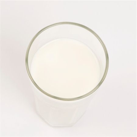 Close-up of a glass of milk Foto de stock - Sin royalties Premium, Código: 625-02927425