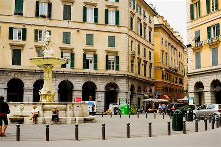 simsearch:625-02928649,k - Fountain in front of buildings, Piazza Colombo, Genoa, Liguria, Italy Foto de stock - Royalty Free Premium, Número: 625-02927565