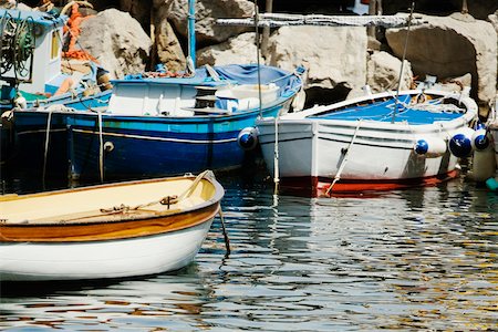 simsearch:625-02928433,k - Boats docked at harbor, Marina Grande, Capri, Sorrento, Naples Province, Campania, Italy Foto de stock - Sin royalties Premium, Código: 625-02927576