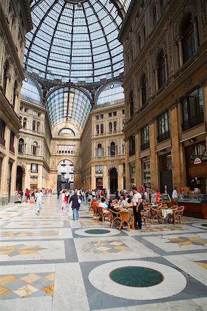 european shopping arcades - Groupe de personnes dans un centre commercial, Galleria Umberto I, Naples, Province de Naples, Campanie, Italie Photographie de stock - Premium Libres de Droits, Code: 625-02927621