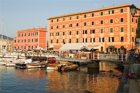 simsearch:625-01095342,k - Boats at a harbor, Calata Del Porto, Italian Riviera, Santa Margherita Ligure, Genoa, Liguria, Italy Fotografie stock - Premium Royalty-Free, Codice: 625-02927631