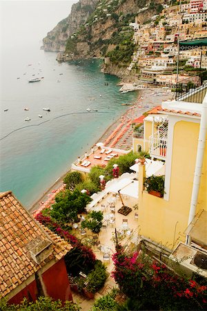 simsearch:625-02928516,k - High angle view of town at the seaside, Spiaggia Grande, Positano, Amalfi Coast, Salerno, Campania, Italy Foto de stock - Sin royalties Premium, Código: 625-02927726