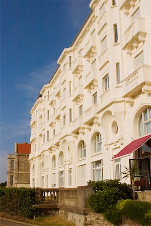 simsearch:625-02927797,k - Low angle view of a building, Biarritz, Basque Country, Pyrenees-Atlantiques, Aquitaine, France Stock Photo - Premium Royalty-Free, Code: 625-02927762