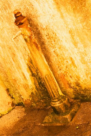 sorrento - Gros plan d'un robinet, Sorrento, péninsule de Sorrente, Province de Naples, Campanie, Italie Photographie de stock - Premium Libres de Droits, Code: 625-02927833
