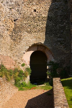 Entrance of a tunnel, Le Mans, Sarthe, Pays-de-la-Loire, France Foto de stock - Sin royalties Premium, Código: 625-02927885