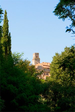 simsearch:625-02928762,k - Bäume vor einem Gebäude, Monteriggioni, Provinz Siena, Toskana, Italien Stockbilder - Premium RF Lizenzfrei, Bildnummer: 625-02927967