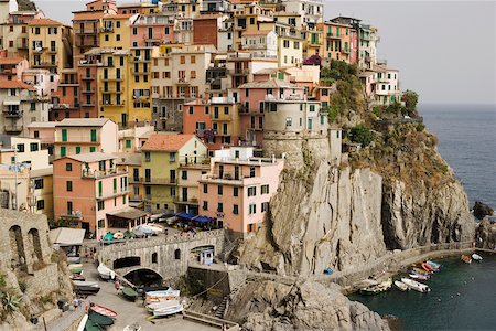 simsearch:625-02928595,k - Buildings in a town, Italian Riviera, Cinque Terre, Manarola, La Spezia, Liguria, Italy Foto de stock - Sin royalties Premium, Código: 625-02927985