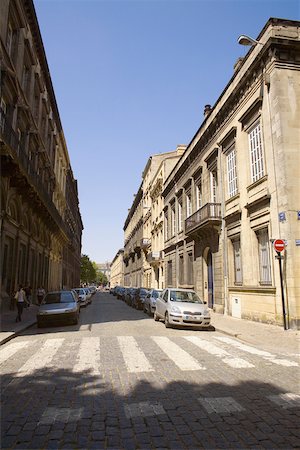 straßenrand - Fahrzeuge geparkt auf beiden Seiten von einer Straße, Rue Ferrere, Bordeaux, Frankreich Stockbilder - Premium RF Lizenzfrei, Bildnummer: 625-02928040