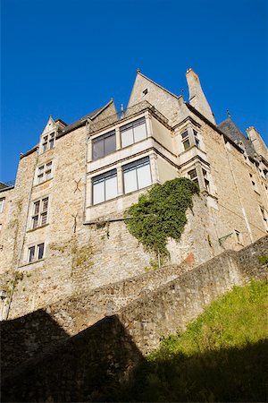 Low angle view of a building, Le Mans, Sarthe, Pays-de-la-Loire, France Foto de stock - Royalty Free Premium, Número: 625-02928120