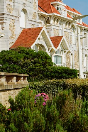 simsearch:625-02928161,k - Trees in front of a building, Biarritz, Basque Country, Pyrenees-Atlantiques, Aquitaine, France Stock Photo - Premium Royalty-Free, Code: 625-02928273