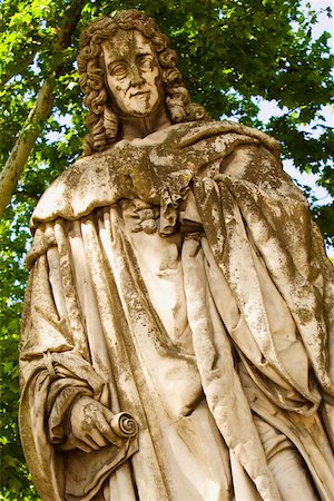 Low angle view of a statue, Montesquieu Statue, Place des Quinconces, Bordeaux, France Foto de stock - Sin royalties Premium, Código: 625-02928506