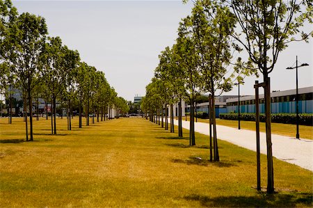 Walkway along a park, Congres Et Expositions De Bordeaux, Bordeaux, Aquitaine, France Foto de stock - Sin royalties Premium, Código: 625-02928511