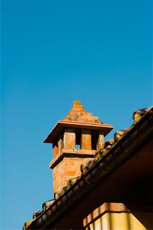 simsearch:625-02928762,k - Low Angle View of ein Schornstein auf einem Dach, San Gimignano, Provinz Siena, Toskana, Italien Stockbilder - Premium RF Lizenzfrei, Bildnummer: 625-02928691