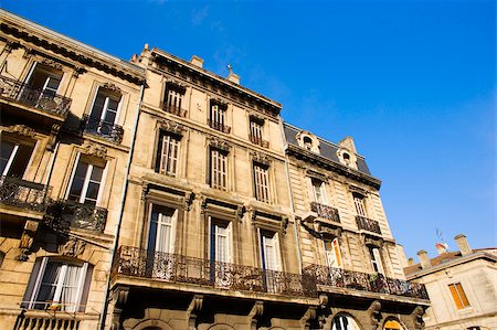 Low angle view of a building, Quartier St. Michel, Vieux Bordeaux, Bordeaux, France Foto de stock - Sin royalties Premium, Código: 625-02928744