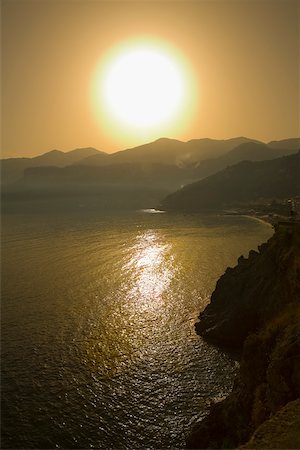 simsearch:625-00801445,k - Panoramic view of the sunset, Costiera Amalfitana, Salerno, Campania, Italy Foto de stock - Royalty Free Premium, Número: 625-02928760