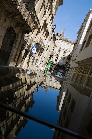 Reflection of buildings in water, Bordeaux, France Foto de stock - Sin royalties Premium, Código: 625-02928782