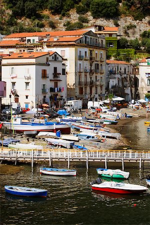 simsearch:625-02928106,k - High angle view of boats at a harbor, Marina Grande, Capri, Sorrento, Sorrentine Peninsula, Naples Province, Campania, Italy Foto de stock - Sin royalties Premium, Código: 625-02928860