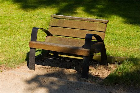 Empty bench in a park, Le Mans, Sarthe, Pays-de-la-Loire, France Foto de stock - Sin royalties Premium, Código: 625-02928882