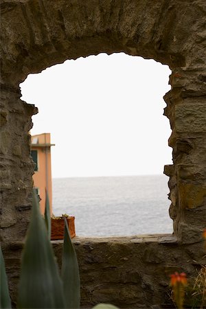 Seascape view through a window, Cinque Terre National Park, La Spezia, Liguria, Italy Foto de stock - Sin royalties Premium, Código: 625-02928897