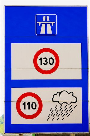 Close-up of a speed limit sign, Le Mans, France Foto de stock - Sin royalties Premium, Código: 625-02928892