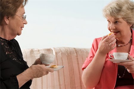 family eating light - Two senior woman having breakfast Stock Photo - Premium Royalty-Free, Code: 625-02930269