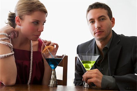 simsearch:625-02927735,k - Young couple drinking cocktail Foto de stock - Sin royalties Premium, Código: 625-02932034