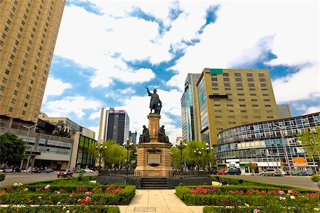 simsearch:625-02927942,k - Low angle view of a monument in a city, Monumento De Cristobal Colon, Mexico City, Mexico Fotografie stock - Premium Royalty-Free, Codice: 625-02933415