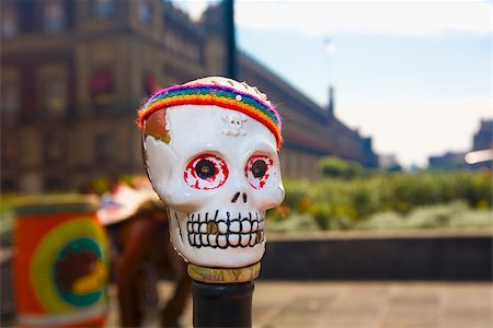 Gros plan d'un crâne masque, Zocalo, Mexico City, Mexique Photographie de stock - Premium Libres de Droits, Code: 625-02933687