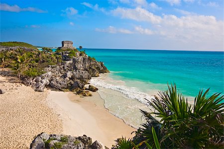 Ruins of a temple at the seaside, Temple of the Wind God, Zona Arqueologica De Tulum, Cancun, Quintana Roo, Mexico Foto de stock - Sin royalties Premium, Código: 625-02933714