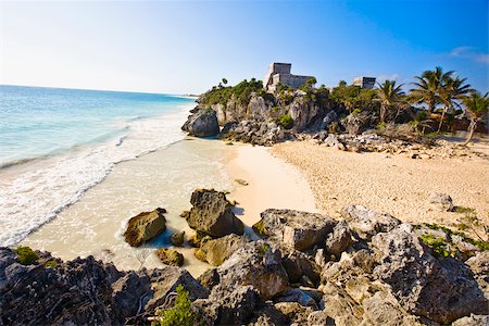 famous place of mexico places - Ruins of a castle at the seaside, Zona Arqueologica De Tulum, Cancun, Quintana Roo, Mexico Foto de stock - Sin royalties Premium, Código: 625-02933829