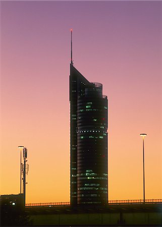 radio mast - Tower, daybreak, Vienna, Austria Stock Photo - Premium Royalty-Free, Code: 628-05817400