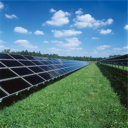 Solar collector on field Foto de stock - Sin royalties Premium, Código: 628-05817482