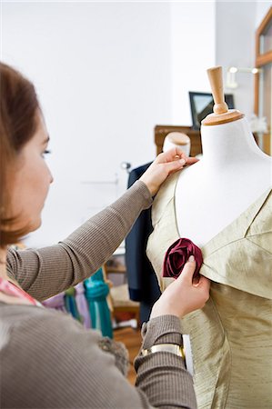 female artisan - Tailoress in studio at work Photographie de stock - Premium Libres de Droits, Code: 628-07072387