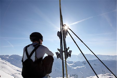 ski holiday - Skier on mountain top in Hochfuegen, Zillertal, Tyrol, Austria Foto de stock - Sin royalties Premium, Código: 628-07072447