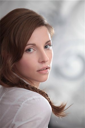 simsearch:628-07072865,k - Attractive brunette young woman, portrait Stock Photo - Premium Royalty-Free, Code: 628-07072718