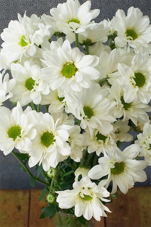 flowers in vase from above - White chrysanthemums Stock Photo - Premium Royalty-Free, Code: 628-01279012