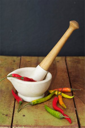 simsearch:700-01111927,k - Chili peppers in a mortar Stock Photo - Premium Royalty-Free, Code: 628-01495057