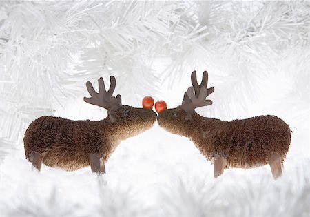 rudolf - Two reindeer figurines Fotografie stock - Premium Royalty-Free, Codice: 628-02062457